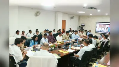 पश्चिमी सिंहभूम : त्योहारों और परीक्षाओं से पहले प्रशासन अलर्ट, समाहरणालय में उच्च स्तरीय समीक्षा बैठक